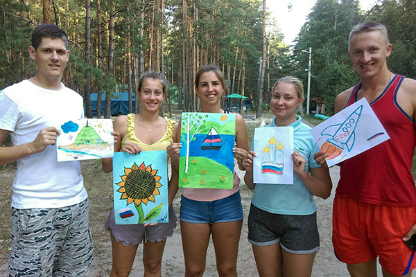 День Государственного флага России отметили на базе отдыха «Здоровье» РязГМУ 