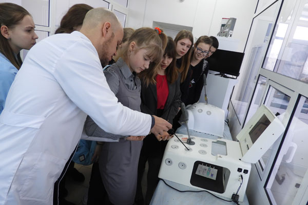 РЯЗАНСКИЕ СТАРШЕКЛАССНИКИ ЗНАКОМЯТСЯ С РЯЗГМУ