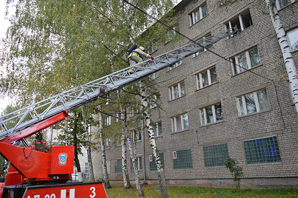 В общежитии лечебного факультета прошла учебная пожарно-спасательная операция