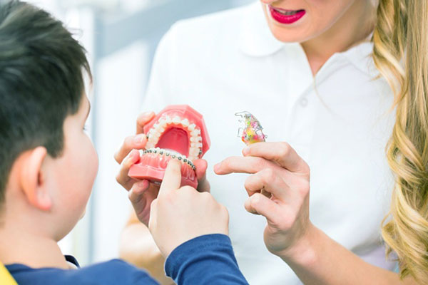 Волонтерский стоматологический отряд РязГМУ помогает школьникам