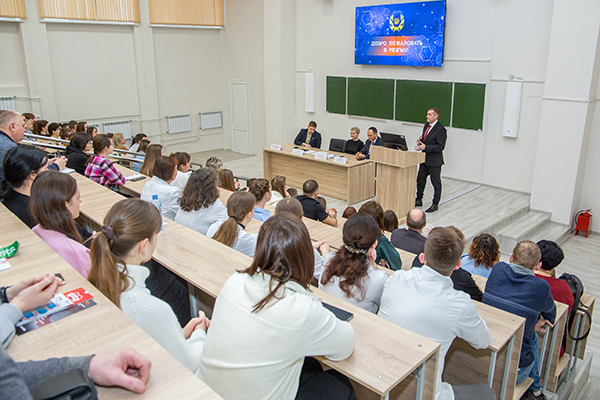 ДЕНЬ ОТКРЫТЫХ ДВЕРЕЙ НА ФАРМАЦЕВТИЧЕСКОМ ФАКУЛЬТЕТЕ РЯЗГМУ: ОБРАЗОВАНИЕ, ПЕРСПЕКТИВЫ, КАРЬЕРА