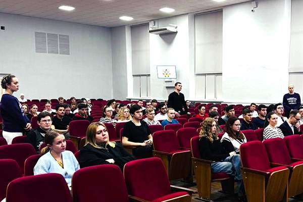 РЕКТОР РЯЗГМУ ВСТРЕТИЛСЯ СО СТУДЕНТАМИ