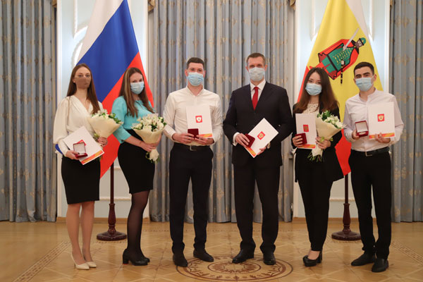 РЕКТОР И ОБУЧАЮЩИЕСЯ РЯЗГМУ ОТМЕЧЕНЫ ПАМЯТНЫМИ МЕДАЛЯМИ