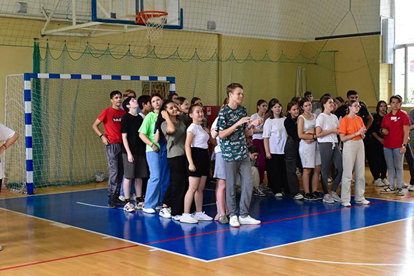 О, СПОРТ! ТЫ - МИР!