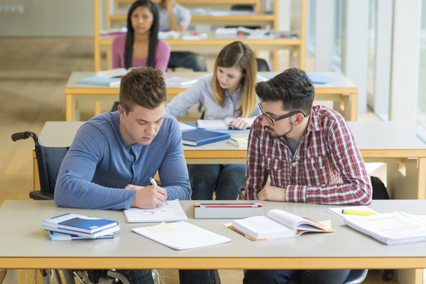 РязГМУ был выбран из вузов, подведомственных Министерству здравоохранения Российской Федерации, для создания ресурсного учебно-методического центра по обучению студентов с инвалидностью и ограниченными возможностями здоровья