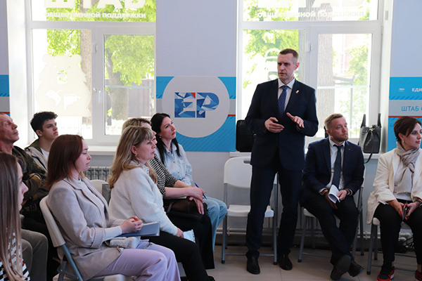 РОМАН КАЛИНИН ПРОВЁЛ КРУГЛЫЙ СТОЛ ДЛЯ УЧАСТНИКОВ СВО И ИХ СЕМЕЙ