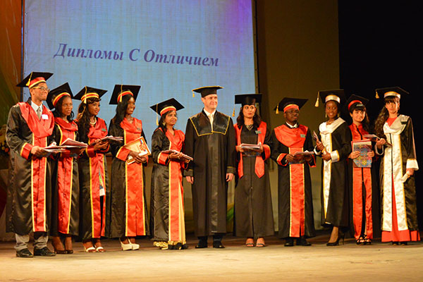 В РязГМУ вручили дипломы иностранным студентам