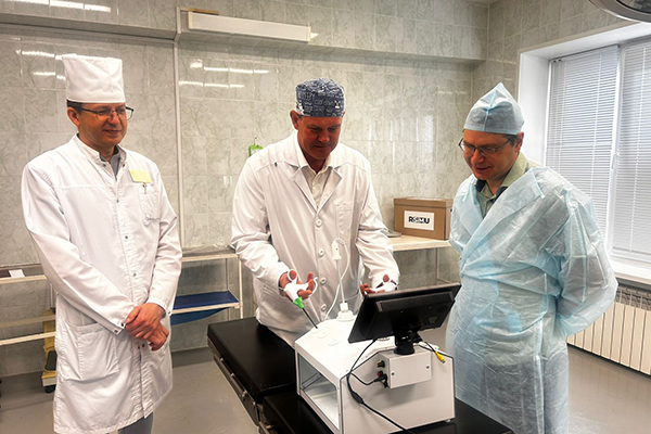 В НОВОМОСКОВСКОЙ КЛИНИЧЕСКОЙ БОЛЬНИЦЕ УСТАНОВЛЕН ЛАПАРОСКОПИЧЕСКИЙ ТРЕНАЖЕР РЯЗГМУ