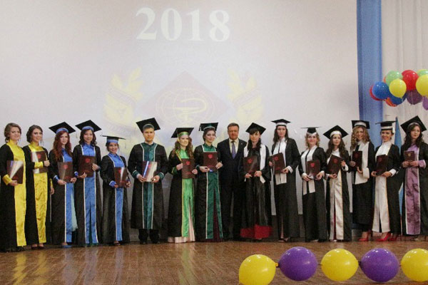 Губернатор Рязанской области Николай Любимов вручил дипломы с отличием выпускникам университета