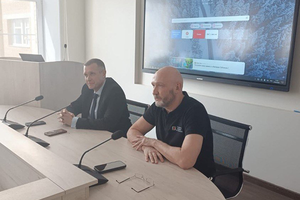 РЕКТОР РЯЗГМУ РОМАН КАЛИНИН ПРОВЁЛ ВСТРЕЧУ С ГЛАВВРАЧОМ ОКБ