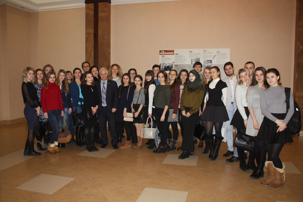 СТУДЕНТЫ НА КОНЦЕРТЕ НАРОДНОГО АРТИСТА РОССИИ ВАЛЕРИЯ БАРИНОВА