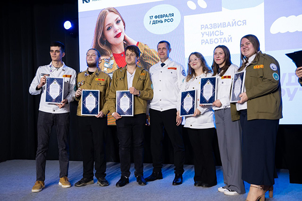 РОМАН КАЛИНИН ПОЗДРАВИЛ БОЙЦОВ СТУДЕНЧЕСКИХ ОТРЯДОВ