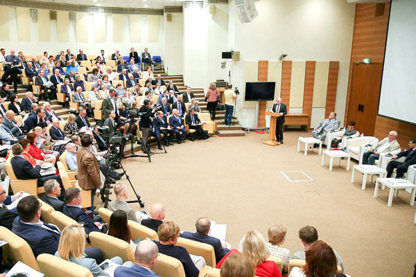 Проректор по лечебной и воспитательной работе Галина Артемьева приняла участие в Круглом столе, посвященном вопросам клинических рекомендаций и протоколов лечения в современной медицинской практике