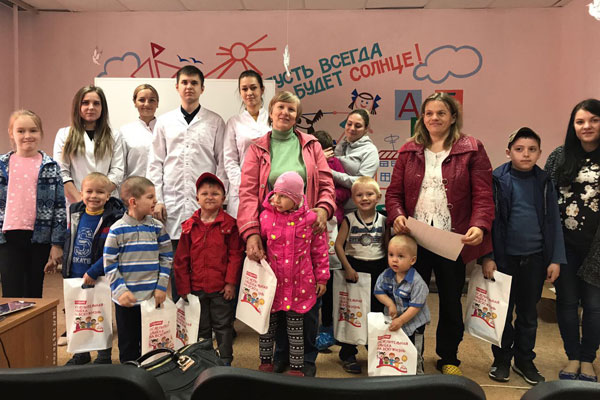 Студенты РязГМУ провели урок гигиены в областном социальном центре «Семья»