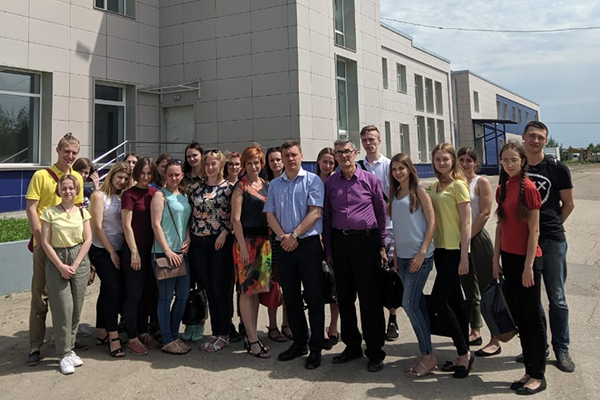 БУДУЩИЕ ПРОВИЗОРЫ ПОСЕТИЛИ ФАРМПРОИЗВОДСТВО В СКОПИНЕ 