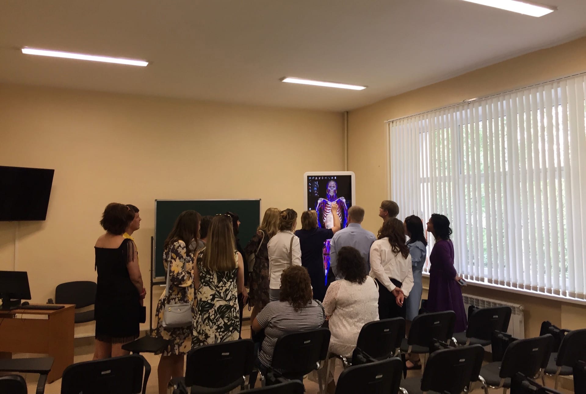 ЭКСКУРСИЯ ПО ТЕРРИТОРИИ УНИВЕРСИТЕТА ДЛЯ ВЫПУСКНИКОВ ПРОШЛЫХ ЛЕТ