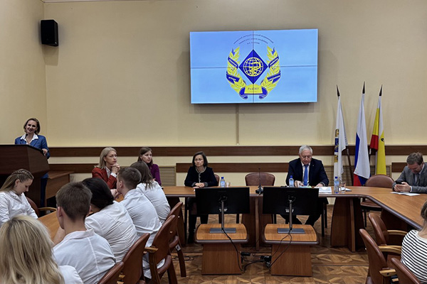 НАУЧНЫЙ ДИАЛОГ ПОКОЛЕНИЙ: В РЯЗГМУ ОБСУДИЛИ НАСЛЕДИЕ ИУСТИНА ДЯДЬКОВСКОГО