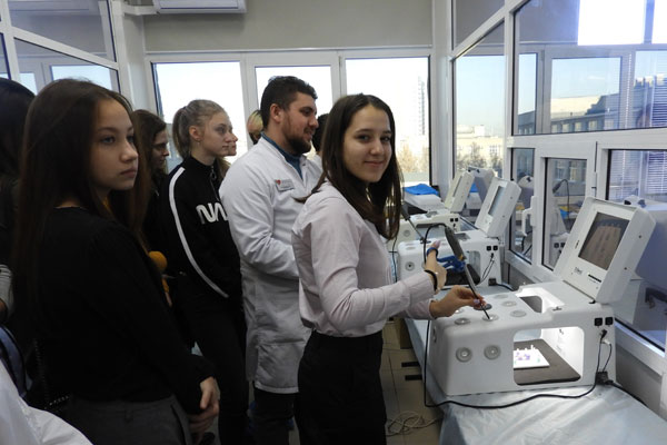 Примерить профессию врача