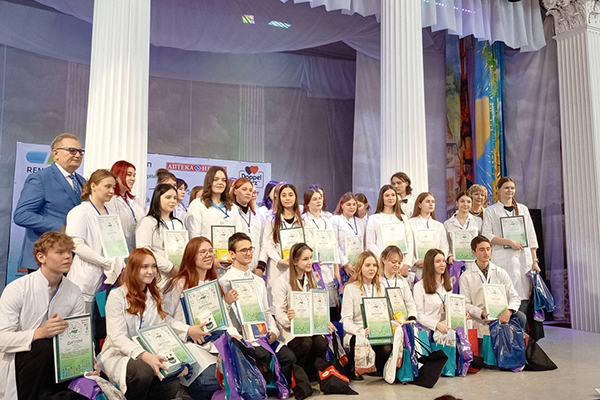 СТУДЕНТКА РЯЗГМУ - ПРИЗЕР III ВСЕРОССИЙСКОГО КОНКУРСА ПРОФЕССИОНАЛЬНОГО МАСТЕРСТВА «ЛУЧШИЙ ФАРМАЦЕВТ»