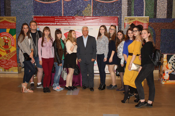 СТУДЕНТЫ РЯЗГМУ ПОСЕТИЛИ СПЕКТАКЛЬ 