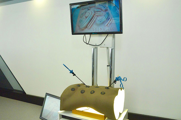 РЯЗАНСКИЙ МЕДУНИВЕРСИТЕТ ПРОВОДИТ ОПЫТНУЮ ЭКСПЛУАТАЦИЮ НОВОГО РОССИЙСКОГО ЛАПАРОСКОПИЧЕСКОГО ТРЕНАЖЕРА  