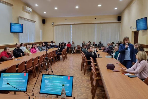 ПЕРВОЕ ЗАСЕДАНИЕ ОБЩЕСТВА ТЕРАПЕВТОВ