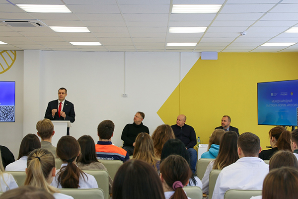 В РЯЗГМУ ПРОШЛА ВСТРЕЧА ДЕПУТАТА ГОСУДАРСТВЕННОЙ ДУМЫ С СОТРУДНИКАМИ И ОБУЧАЮЩИМИСЯ ВУЗОВ РЯЗАНИ