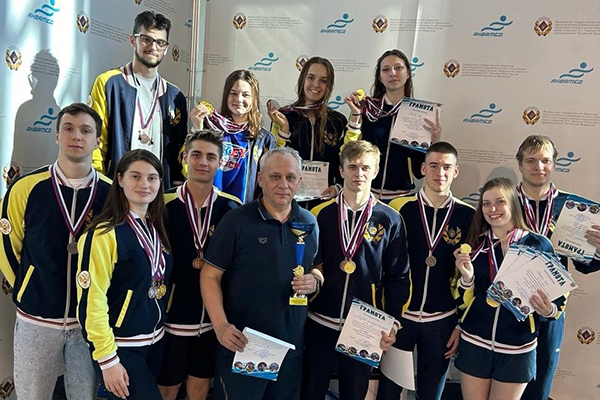 ТВОРЯТ ИСТОРИЮ 