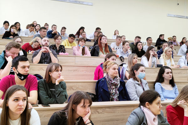 ВЫПУСКНИКОВ РЯЗГМУ ПРИГЛАСИЛИ НА РАБОТУ В РАМЕНСКУЮ ОБЛАСТНУЮ БОЛЬНИЦУ