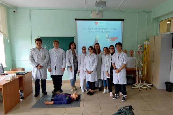 БУДУЩИЕ ФЕЛЬДШЕРЫ ОТРАБОТАЛИ ПРИЕМЫ СЕРДЕЧНО-ЛЕГОЧНОЙ РЕАНИМАЦИИ