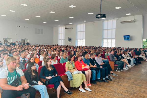 ТОРЖЕСТВЕННЫЕ СОБРАНИЯ ПЕРВОКУРСНИКОВ