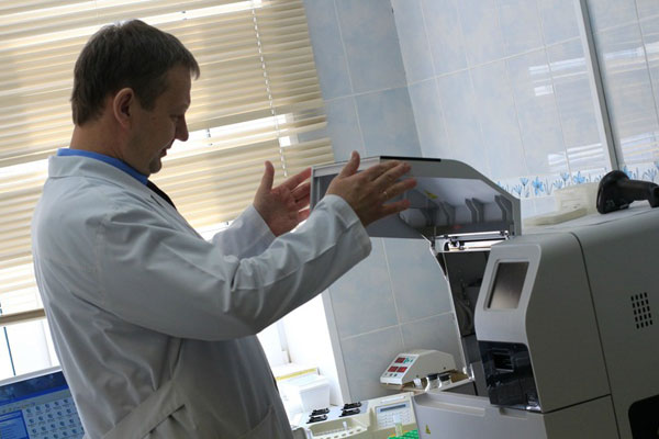 В НАУЧНО-КЛИНИЧЕСКОМ ЦЕНТРЕ ГЕМАТОЛОГИИ, ОНКОЛОГИИ, ИММУНОЛОГИИ ПРЕЗЕНТОВАЛИ НОВОЕ ОБОРУДОВАНИЕ   