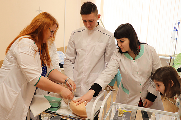 ПЕРВЫЕ ШАГИ В МЕДИЦИНЕ