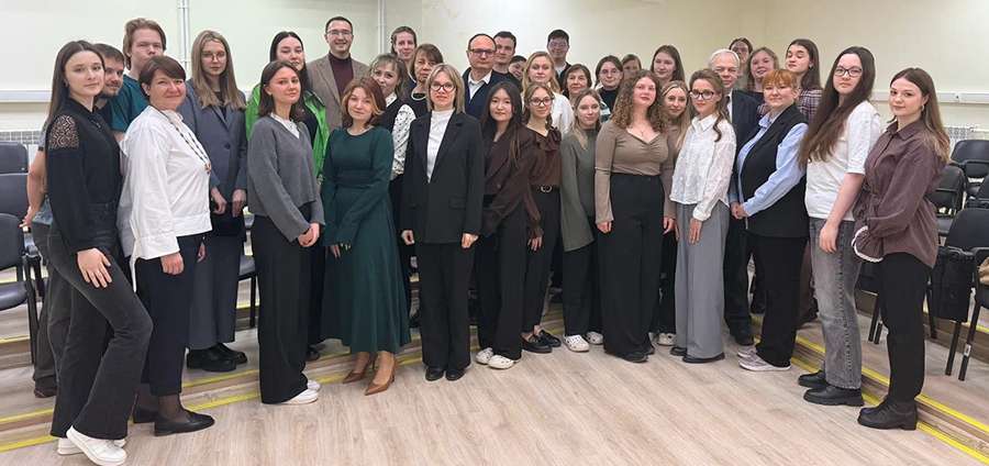 В РЯЗГМУ НАГРАДИЛИ ПОБЕДИТЕЛЕЙ МЕЖКАФЕДРАЛЬНОЙ ОЛИМПИАДЫ ПО ФАРМАЦИИ