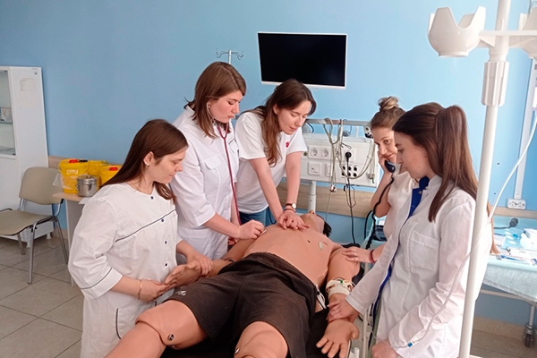 ИМ СУДЬБОЮ ДАНО БЕСПОКОЙНОЕ СЕРДЦЕ ВРАЧА…