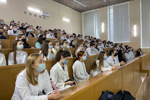 АКТУАЛЬНЫЕ ВОПРОСЫ ВАКЦИНАЦИИ ПРОТИВ COVID-19 ОБСУДИЛИ СО СТУДЕНТАМИ РЯЗГМУ