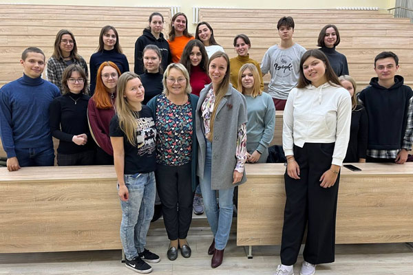 КАК НЕ ДОПУСТИТЬ ЭМОЦИОНАЛЬНОГО ВЫГОРАНИЯ И РАЗДЕЛЯТЬ ПОНЯТИЯ «РАБОТА» И «ДОМ» УЗНАЛИ СТУДЕНТЫ ФАКУЛЬТЕТА КЛИНИЧЕСКОЙ ПСИХОЛОГИИ