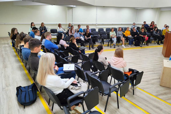 ВАРИАНТЫ ТРУДОУСТРОЙСТВА ДЛЯ ВЫПУСКНИКОВ РЯЗГМУ ПРЕДЛОЖИЛИ В КАСИМОВСКОМ  МЕЖРАЙОННОМ МЕДИЦИНСКОМ ЦЕНТРЕ