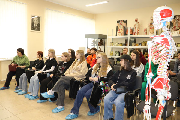 «УМНЫЕ ВЫХОДНЫЕ» ЖДУТ СТАРШЕКЛАССНИКОВ