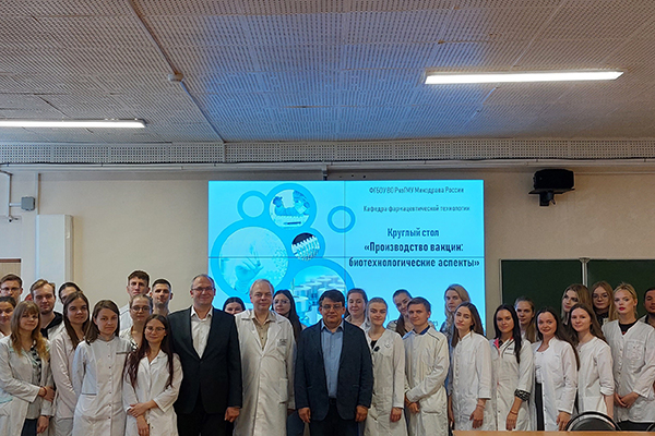 В РЯЗГМУ ОБСУДИЛИ ПРОИЗВОДСТВО ВАКЦИН