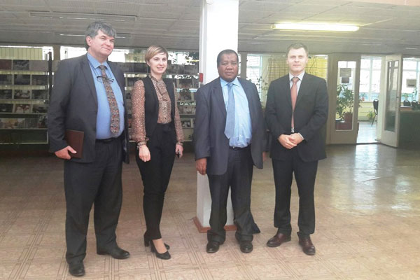 SOUTH-AFRICAN EMBASSY OFFICIALS COME TO RSMU