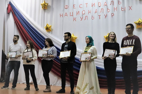 НАРОДОВ МНОГО - ДРУЖБА ОДНА