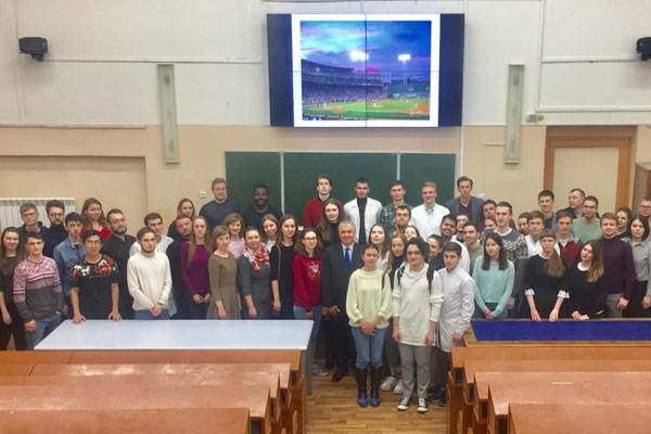 PROFESSEUR DE L’UNIVERSITE HARVARD A FAIT UN COURS  A L’UNIVERSITE D’ETAT DE MEDECINE DE RIAZAN 