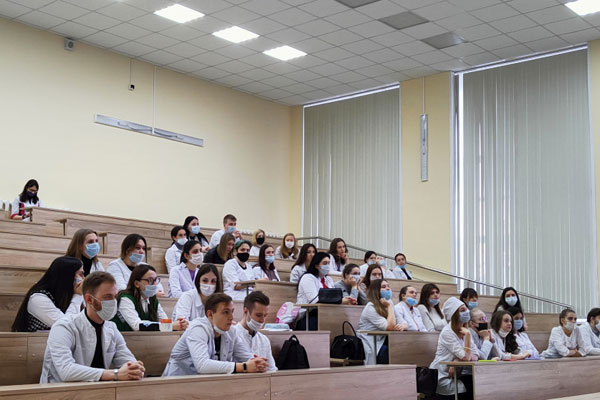 ПРЕДСТАВИТЕЛИ «МЕДИНВЕСТГРУПП» ВСТРЕТИЛИСЬ С ВЫПУСКНИКАМИ РЯЗГМУ