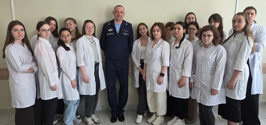 ЛИТЕРАТУРА. СЛУЖБА. ЖИЗНЬ: в РязГМУ состоялась встреча студентов с почётным гостем Андреем Лисьевым