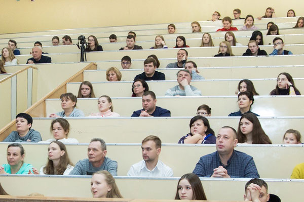 ФАРМАЦЕВТИЧЕСКИЙ ФАКУЛЬТЕТ ВСТРЕТИЛ БУДУЩИХ АБИТУРИЕНТОВ