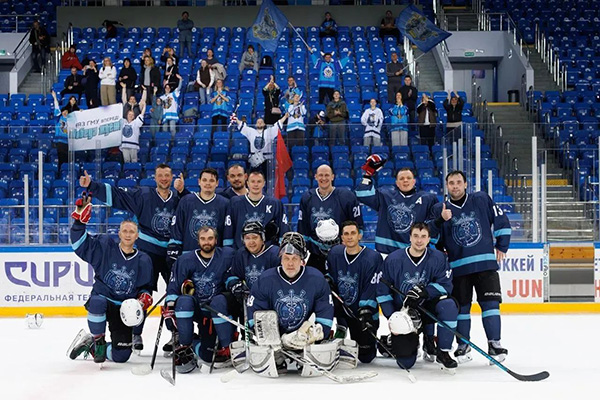 ХОККЕЙ, ВРАЧИ И ХАРАКТЕР: КОМАНДА «ВЫПУСКНИКИ РЯЗГМУ» ВОШЛА В ДЕСЯТКУ СИЛЬНЕЙШИХ НА ВСЕРОССИЙСКОМ «КУБКЕ ГИППОКРАТА»