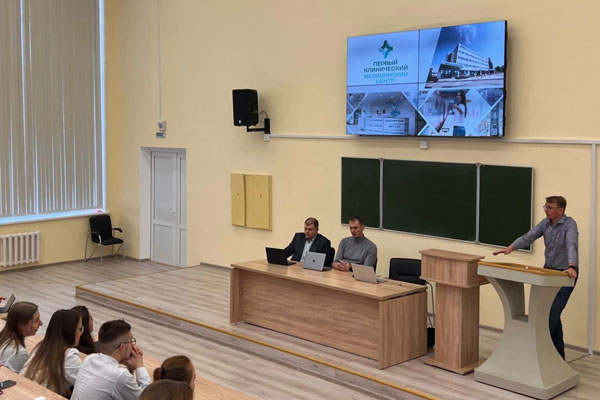 МЕДЦЕНТР ВЛАДИМИРСКОЙ ОБЛАСТИ ПРЕЗЕНТОВАЛИ В РЯЗГМУ