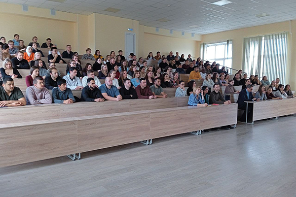 РЕКТОР РЯЗГМУ РОМАН КАЛИНИН ПОБЕСЕДОВАЛ С ОРДИНАТОРАМИ