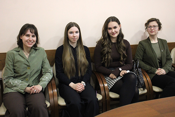 ВРУЧЕНИЕ СТИПЕНДИЙ СТУДЕНТАМ, ОТЛИЧИВШИМСЯ В УЧЕБНОЙ И НАУЧНОЙ ДЕЯТЕЛЬНОСТИ